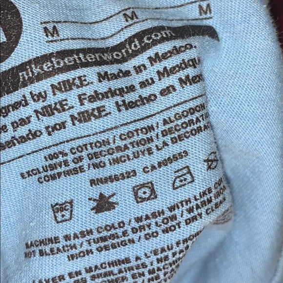 Is a boy kids shirt size large - Picture 1 of 2